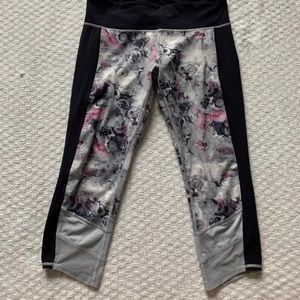 Lululemon Navy and Grey 3/4 Leggings Size 10 Like New